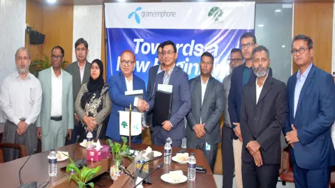 রূপালী ব্যাংক ও গ্রামীণফোনের মধ্যে চুক্তি স্বাক্ষর
