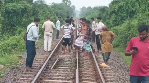 আক্কেলপুরে রেললাইন থেকে অজ্ঞাত ব্যক্তির লাশ উদ্ধার