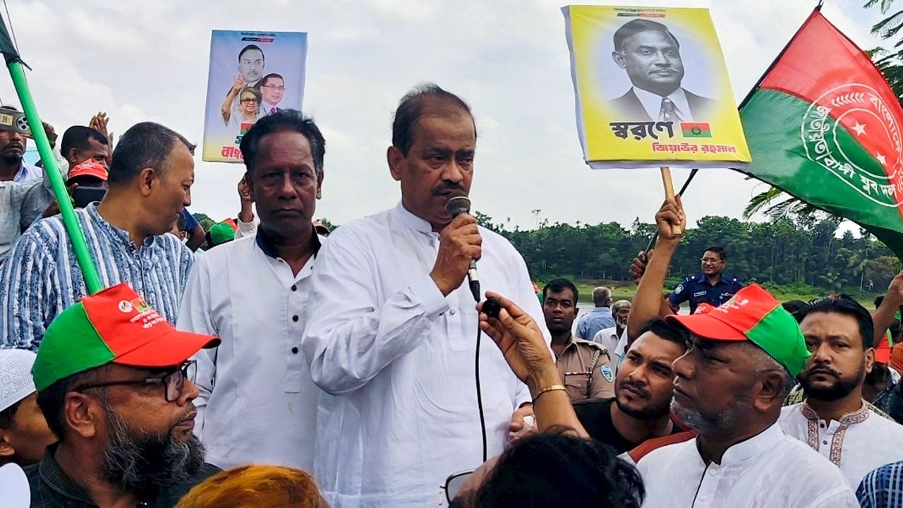 ‘আপা আর আসবেন না, আপার চ্যাপ্টার ক্লোজড’: এমপি আবুল খায়ের 
