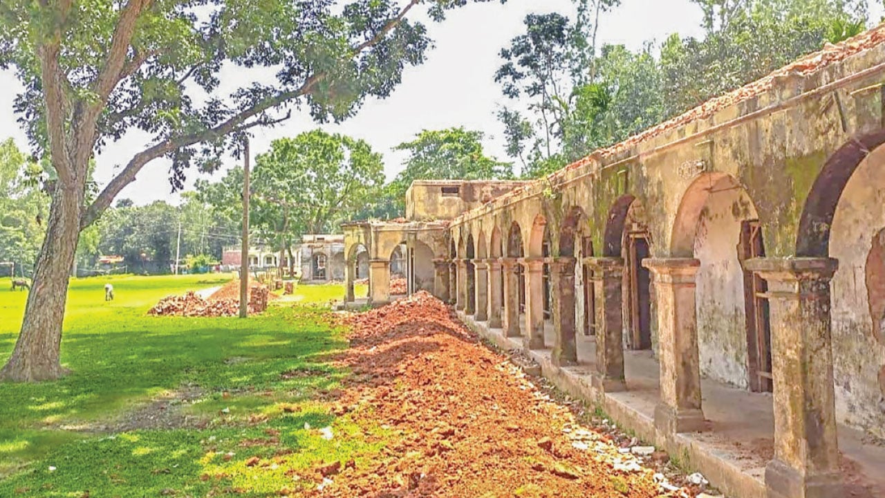 শতবর্ষী প্রতিষ্ঠানের সংস্কারে এক পরিবারের উদ্যোগ