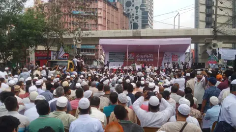 শাপলা চত্বরে ১১ দলের লংমার্চের উদ্বোধনী সমাবেশ শুরু