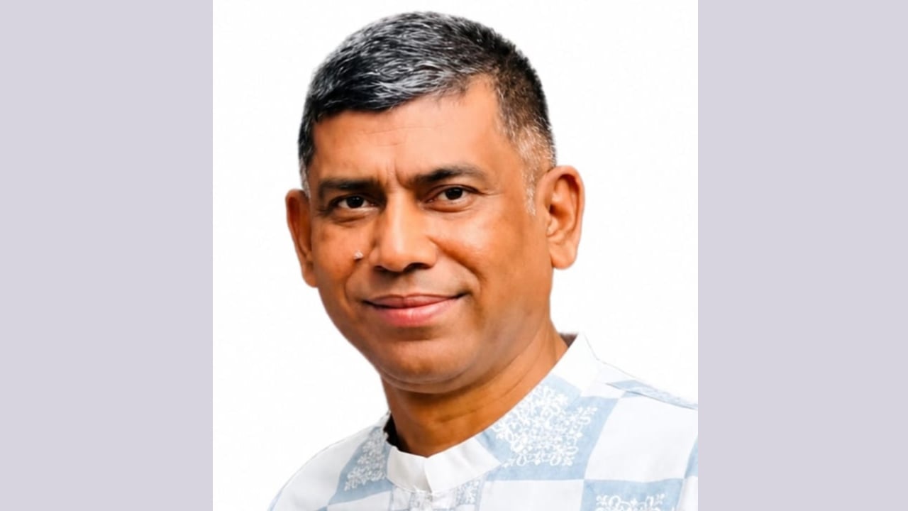 সরকারি গাছ কাটার টাকা ফেরত দিলেন বিএনপি নেতা
