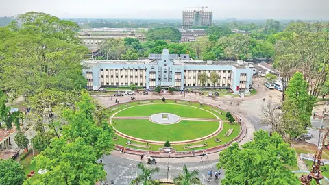 শিক্ষক-শিক্ষার্থী অনুপাতে আন্তর্জাতিক মানদণ্ডে পিছিয়ে রাবি