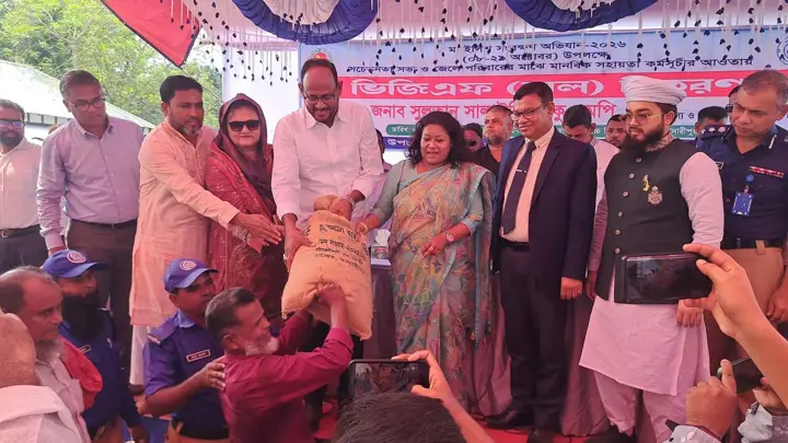 ইলিশ বাংলাদেশের গর্ব, রক্ষায় সবাইকে ঐক্যবদ্ধ হতে হবে: প্রতিমন্ত্রী টুকু