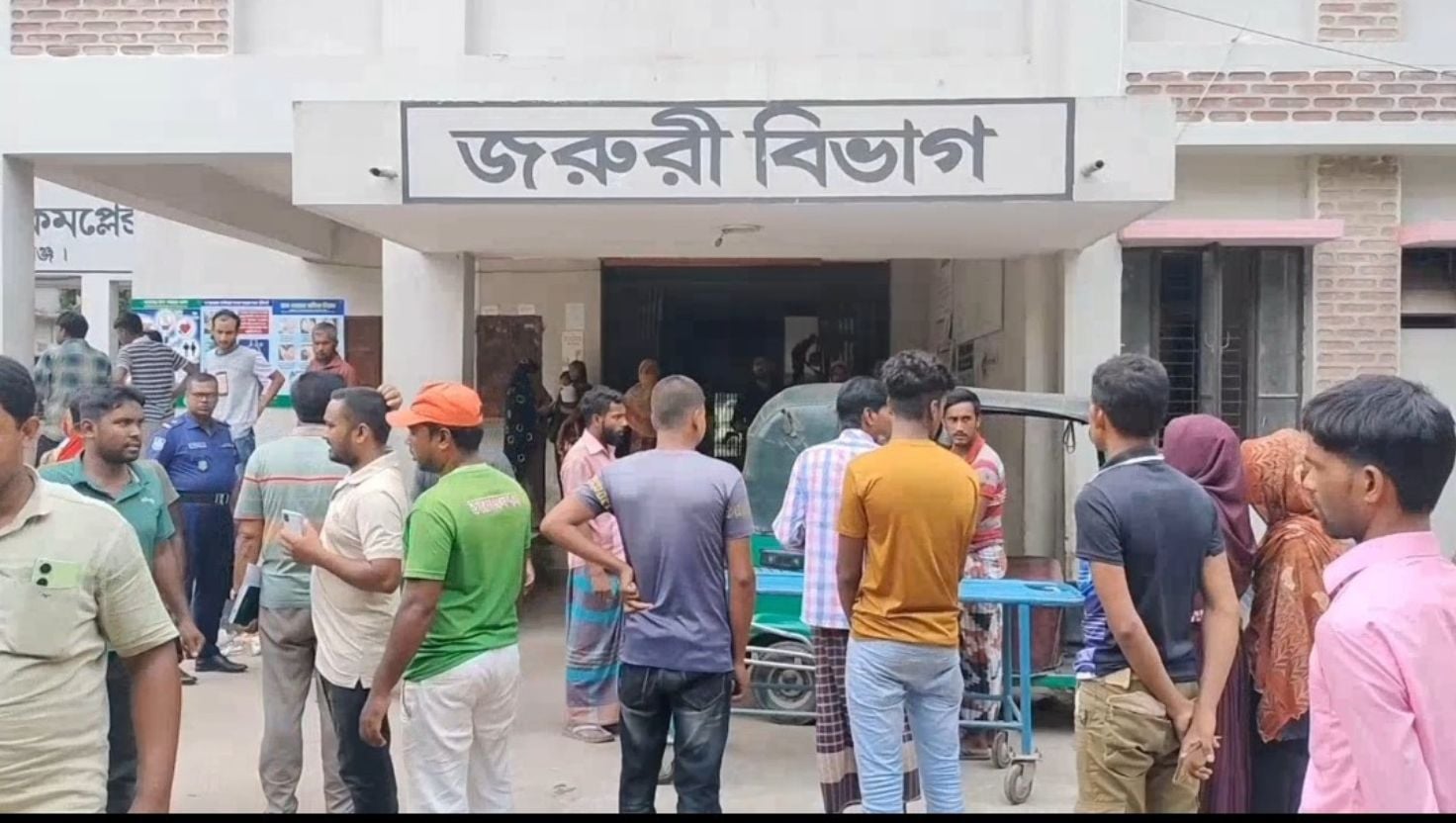 শিবগঞ্জে সড়ক দুর্ঘটনায় মোটরসাইকেল আরোহী দুই যুবকের মৃত্যু