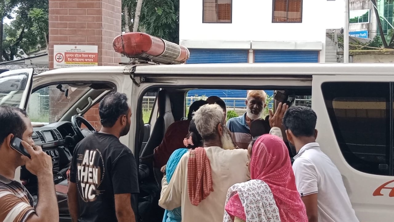 শিবচরে অজ্ঞাত রোগে এক পরিবারের ১১ জন অসুস্থ
