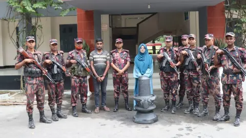 নওগাঁয় ২৪৫ কেজি ওজনের শিবলিঙ্গ উদ্ধার, আটক ১