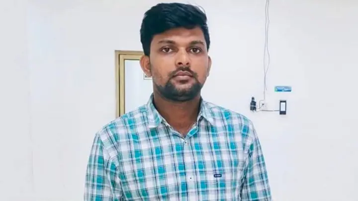 শ্যামনগরে বাসের চাকায় পিষ্ট হয়ে যুবক নিহত