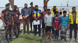 নদীতে অবৈধ বালু উত্তোলন, ৫০ হাজার টাকা জরিমানা