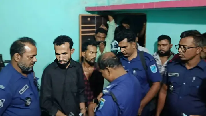 শ্রীপুরে পুলিশ কনস্টেবলসহ তিনজন আটক, ইয়াবা উদ্ধার
