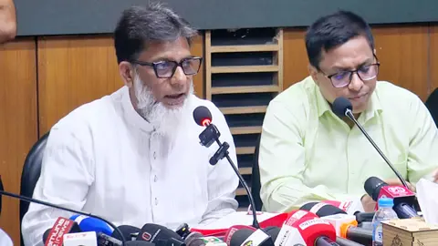 সড়ক নিরাপত্তায় চালকদের দক্ষতা ও স্বাস্থ্যসেবায় গুরুত্ব দিচ্ছে সরকার
