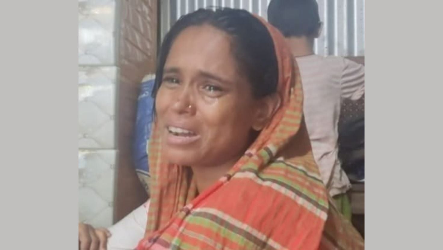 বিক্রি করা শিশুকে ফিরে পাওয়ার আকুতি মায়ের