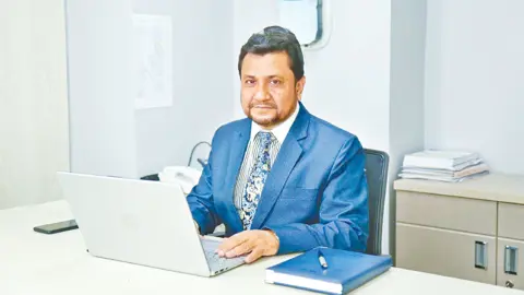 সফল হতে নিজেকেই আগে বদলাতে হবে