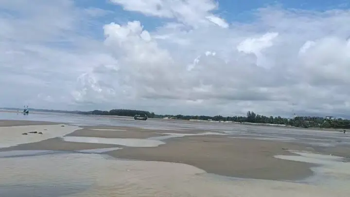 উখিয়ায় সমুদ্রসৈকত থেকে তিন অজ্ঞাত লাশ উদ্ধার