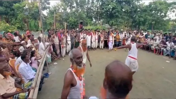 সরাইলে ঐতিহ্যবাহী লাঠিখেলা দেখতে উপচেপড়া দর্শক