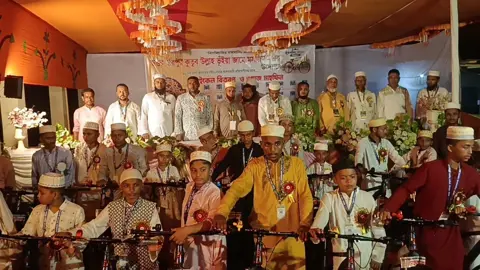 ফেনীতে জামাতে নামাজ পড়ে বাইসাইকেল পেল ৩২ কিশোর  