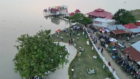 মেঘনার বুকে নতুন আকর্ষণ ‘সাজু মোল্লার ঘাট’