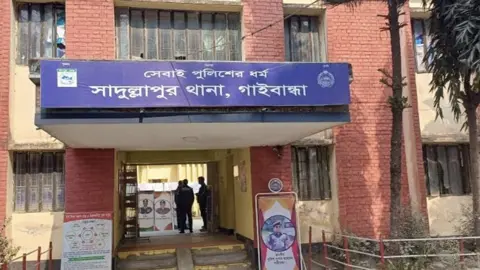 গোয়ালঘর নির্মাণ নিয়ে ছোট ভাইকে পিটিয়ে মারলেন বড় ভাই