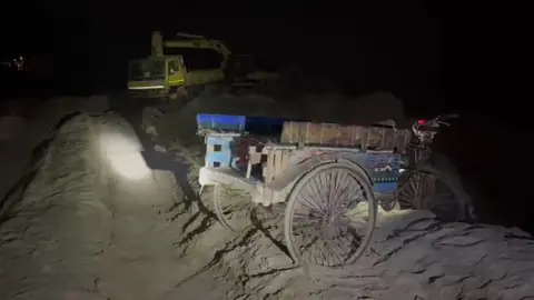 সিরাজগঞ্জে ট্রাকচাপায় অটোভ্যান চালক নিহত