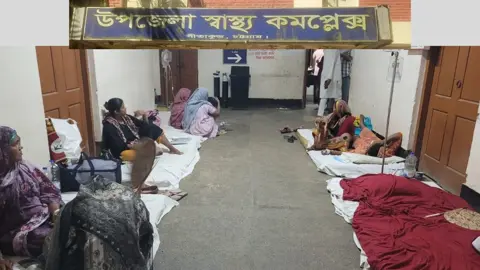 সীতাকুণ্ড হাসপাতালে সেবাপ্রত্যাশীদের দুর্ভোগ চরমে 