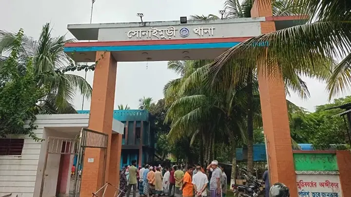 নোয়াখালীতে হেলমেট পরা দুর্বৃত্তদের গুলিতে এক ব্যক্তি জখম
