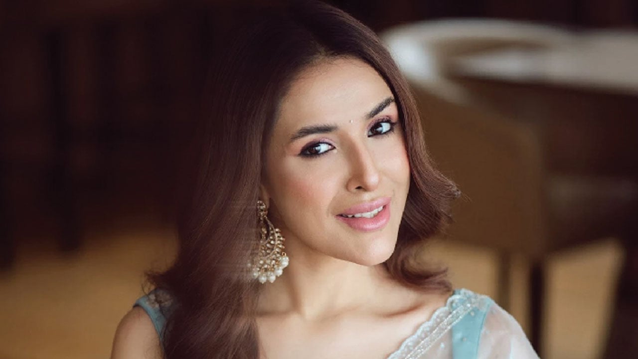 অভিনেত্রী স্নিগ্ধার আয়ের উৎস অনুসন্ধানে দুদকে আবেদন