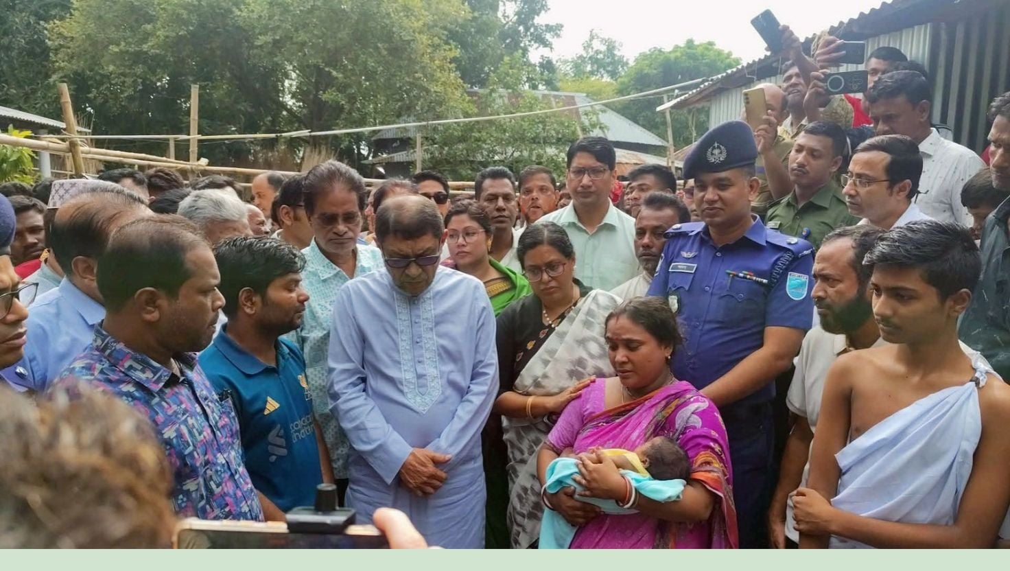 সেই কনিকার বাড়িতে গেলেন স্বাস্থ্যমন্ত্রী 