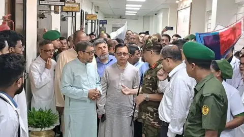 হাসপাতালগুলোকে দালালমুক্ত করতে সরকার কাজ করছে