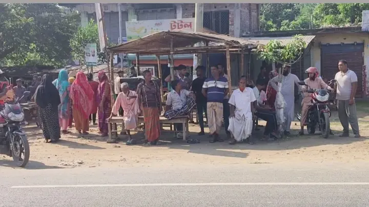 গাংনীতে বাসের ধাক্কায় ভ্যানচালক নিহত