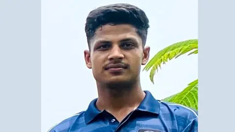 প্রাইভেটকারের ধাক্কায় শিক্ষার্থী নিহত
