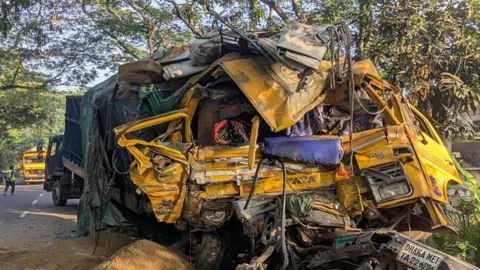 নাটোরে সড়ক দুর্ঘটনার তদন্ত কমিটি গঠন, ১ লাখ টাকা করে পাবে নিহতদের পরিবার 