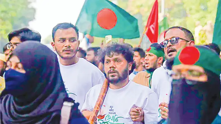‘ক্ষমতার বদহজম’ এবং আজকের রাজনীতি