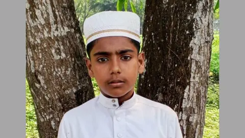 নোয়াখালীতে মাদরাসা ছাত্র ঘুমাল ঘরে, লাশ মিলল ধানখেতের পাশে