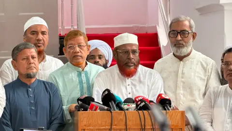 সংখ্যাগরিষ্ঠতার জোরে জনগণের ইচ্ছার বিরুদ্ধে না যেতে সরকারের প্রতি ১১ দলের আহ্বান