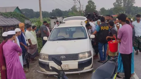  কুলিয়ারচরে ১৬ বস্তায় মোড়ানো ৪০ কেজি গাঁজা জব্দ 