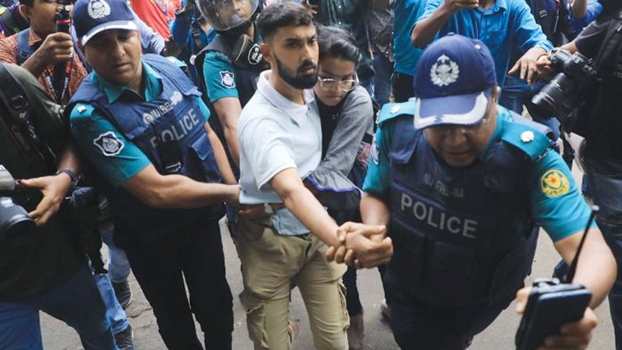 ‘মার্চ ফর জাস্টিস’-এ পুলিশি হামলা, প্রতিবাদে উত্তাল দেশ