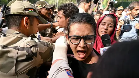 ‘মোদি হটাও, ভারত বাঁচাও’